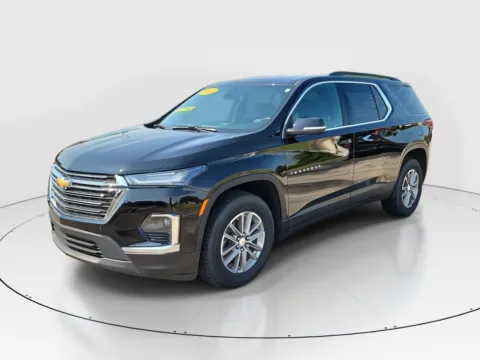 Photos of 2022 Chevrolet Traverse LT Cloth for sale in Hamilton, OH at Tom Gill Buick GMC