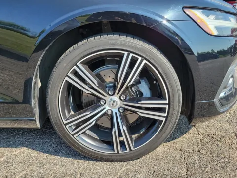 More photos of 2021 Volvo S60 Inscription at Tom Gill Buick GMC, OH