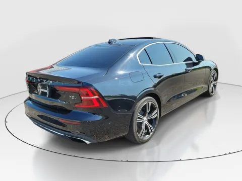 More photos of 2021 Volvo S60 Inscription at Tom Gill Buick GMC, OH