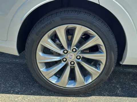More photos of 2025 Buick Envista Avenir at Tom Gill Buick GMC, OH