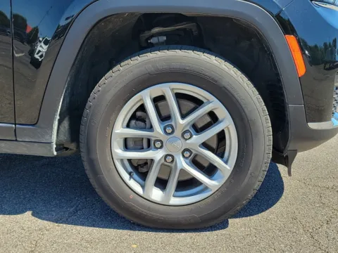 More photos of 2023 Jeep Grand Cherokee L Laredo at Tom Gill Buick GMC, OH