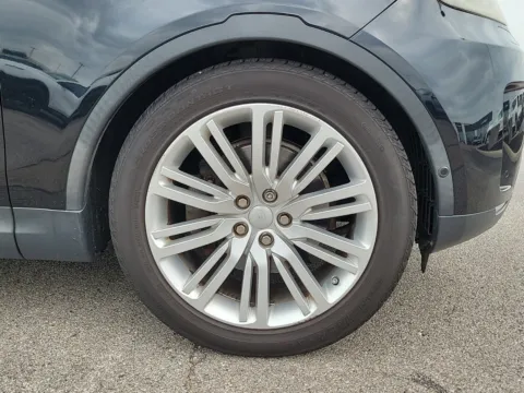 More photos of 2017 Land Rover Discovery First Edition at Tom Gill Buick GMC, OH