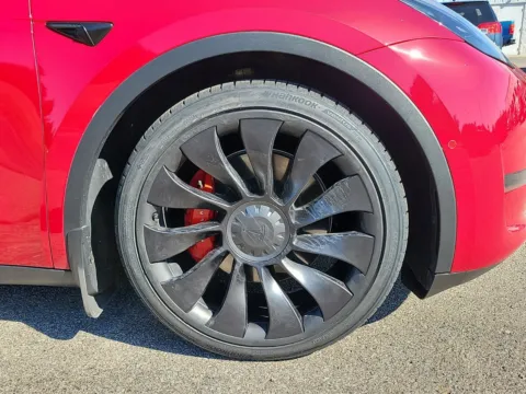 More photos of 2022 Tesla Model Y Performance at Tom Gill Buick GMC, OH