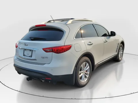 More photos of 2017 INFINITI QX70 at Tom Gill Buick GMC, OH