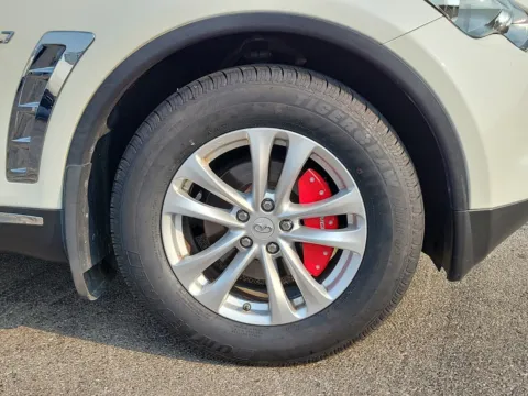 More photos of 2017 INFINITI QX70 at Tom Gill Buick GMC, OH