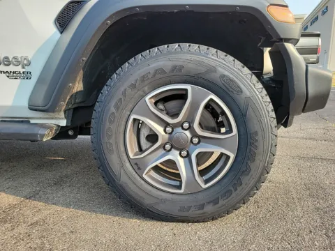More photos of 2020 Jeep Wrangler Unlimited Sport S at Tom Gill Buick GMC, OH