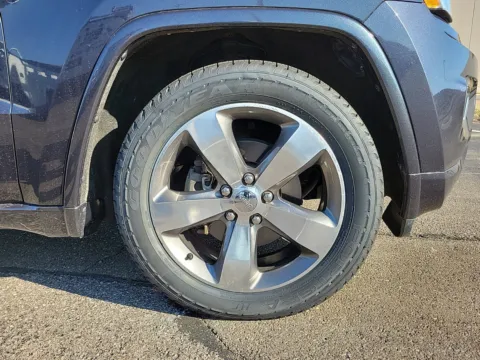 More photos of 2015 Jeep Grand Cherokee Overland at Tom Gill Buick GMC, OH