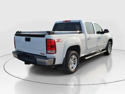 More photos of 2012 GMC Sierra 1500 SLE at Tom Gill Buick GMC, OH