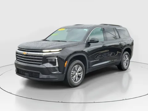 Photos of 2025 Chevrolet Traverse FWD LT for sale in Hamilton, OH at Tom Gill Buick GMC