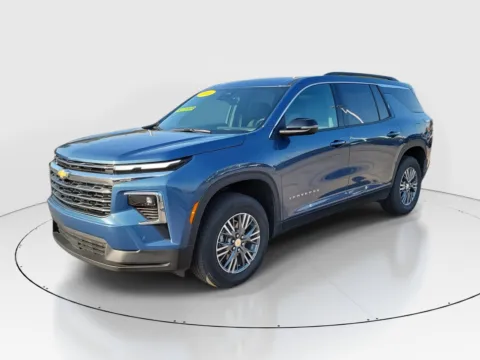 Photos of 2025 Chevrolet Traverse FWD LT for sale in Hamilton, OH at Tom Gill Buick GMC