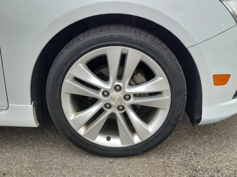 More photos of 2014 Chevrolet Cruze LTZ at Tom Gill Buick GMC, OH