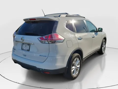 More photos of 2016 Nissan Rogue SV at Tom Gill Buick GMC, OH