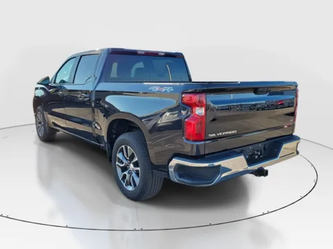 Another view of 2022 Chevrolet Silverado 1500 LT for sale in Hamilton, OH at Tom Gill Buick GMC