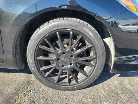 More photos of 2012 Honda Civic Cpe Si at Tom Gill Buick GMC, OH