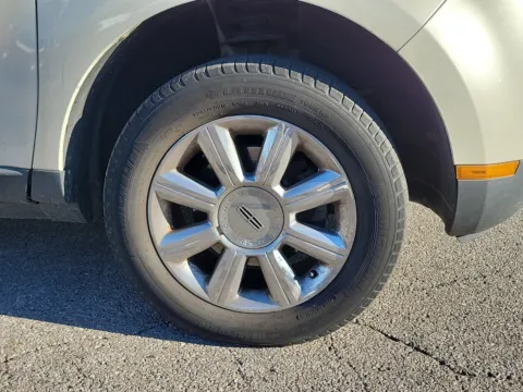 More photos of 2008 Lincoln MKX at Tom Gill Buick GMC, OH