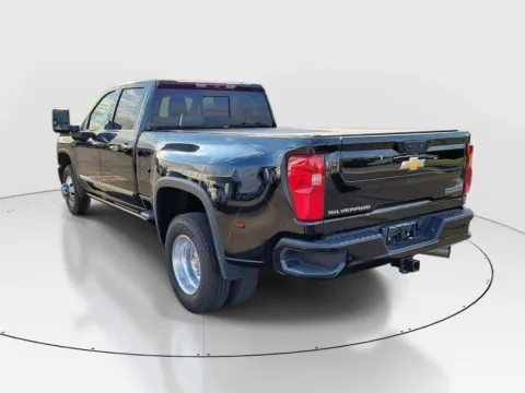 Another view of 2024 Chevrolet Silverado 3500HD High Country for sale in Hamilton, OH at Tom Gill Buick GMC