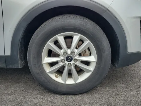 More photos of 2019 Kia Sorento L at Tom Gill Buick GMC, OH