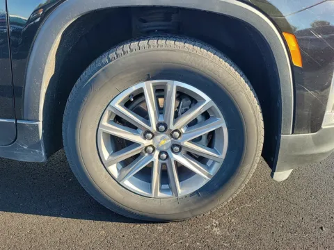 More photos of 2023 Chevrolet Traverse LT Cloth at Tom Gill Buick GMC, OH
