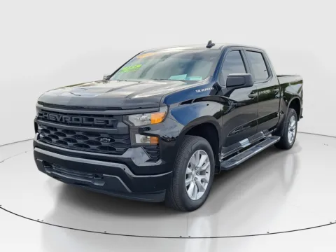 Photos of 2022 Chevrolet Silverado 1500 Custom for sale in Hamilton, OH at Tom Gill Buick GMC