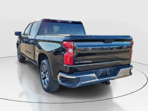 Another view of 2022 Chevrolet Silverado 1500 LT for sale in Hamilton, OH at Tom Gill Buick GMC