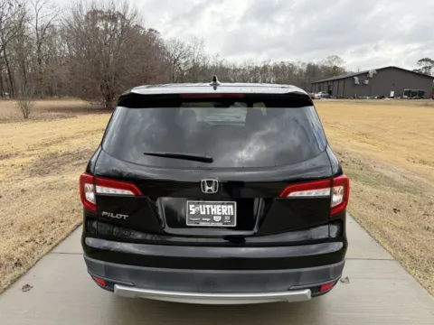 More photos of 2021 Honda Pilot EX-L at Premier MotorCars LLC, AR