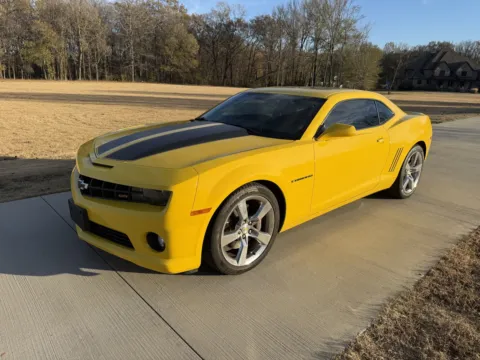 Yellow 2011 Chevrolet Camaro 2SS for sale in Austin, AR
