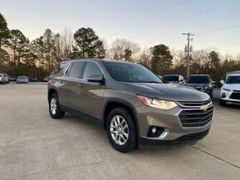 Gray 2019 Chevrolet Traverse LT Cloth for sale in Austin, AR