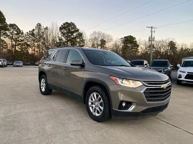 Gray 2019 Chevrolet Traverse LT Cloth for sale in Austin, AR