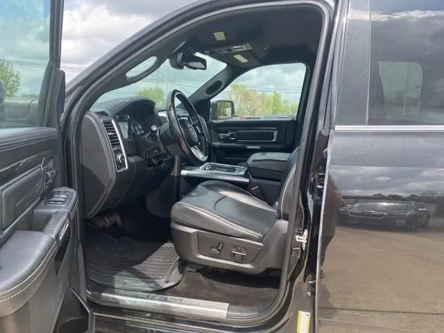 2017 RAM Ram 1500 Pickup Laramie Limited - Photo 9