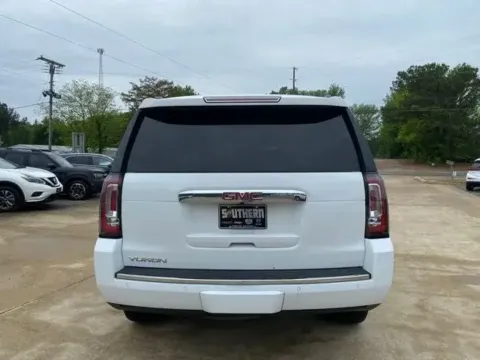 More photos of 2018 GMC Yukon Denali at Premier MotorCars LLC, AR