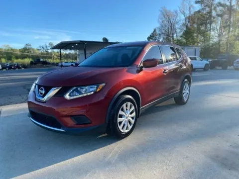 Red 2016 Nissan Rogue for sale in Austin, AR