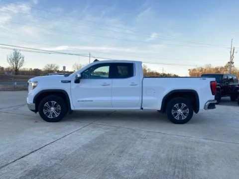 More photos of 2022 GMC Sierra 1500 Limited SLE at Premier MotorCars LLC, AR