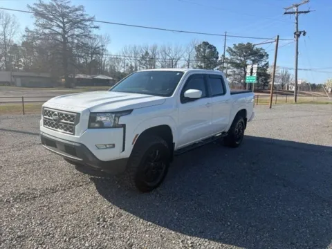 White 2023 Nissan Frontier for sale in Austin, AR