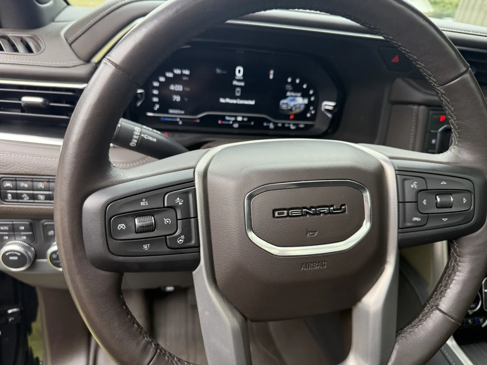 2022 GMC Yukon Denali - Photo 12