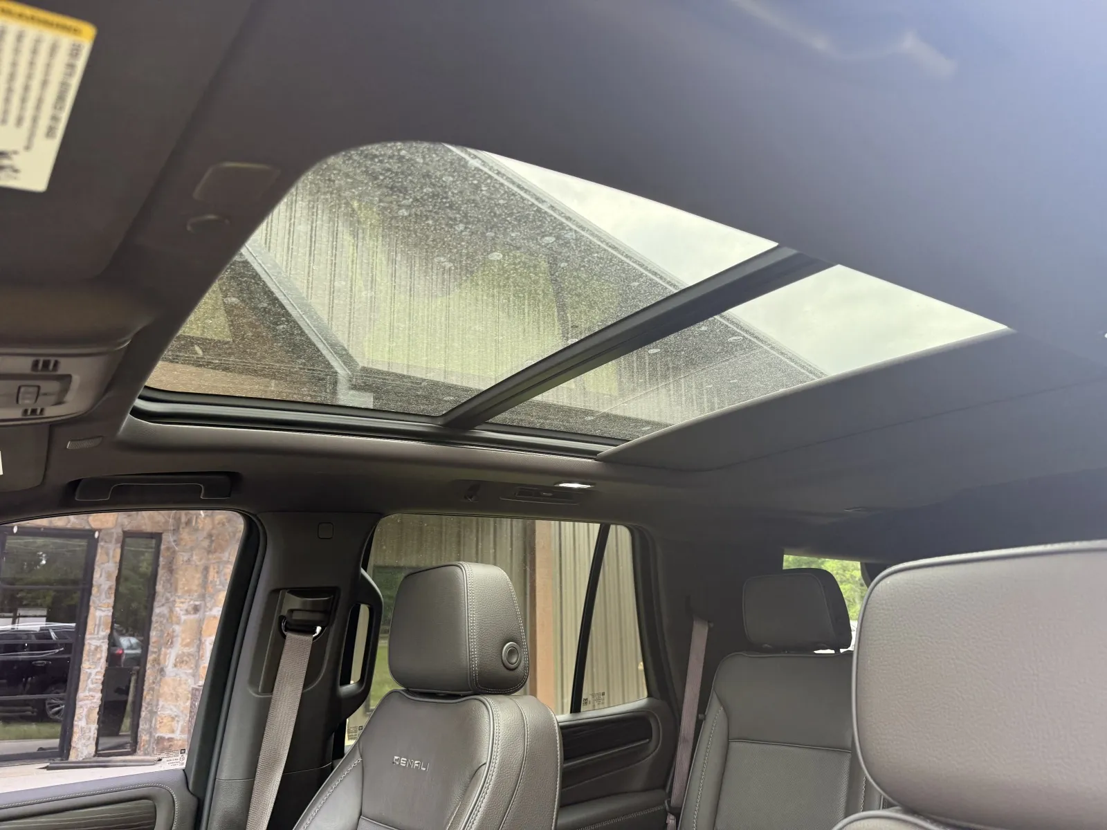 2022 GMC Yukon Denali - Photo 15
