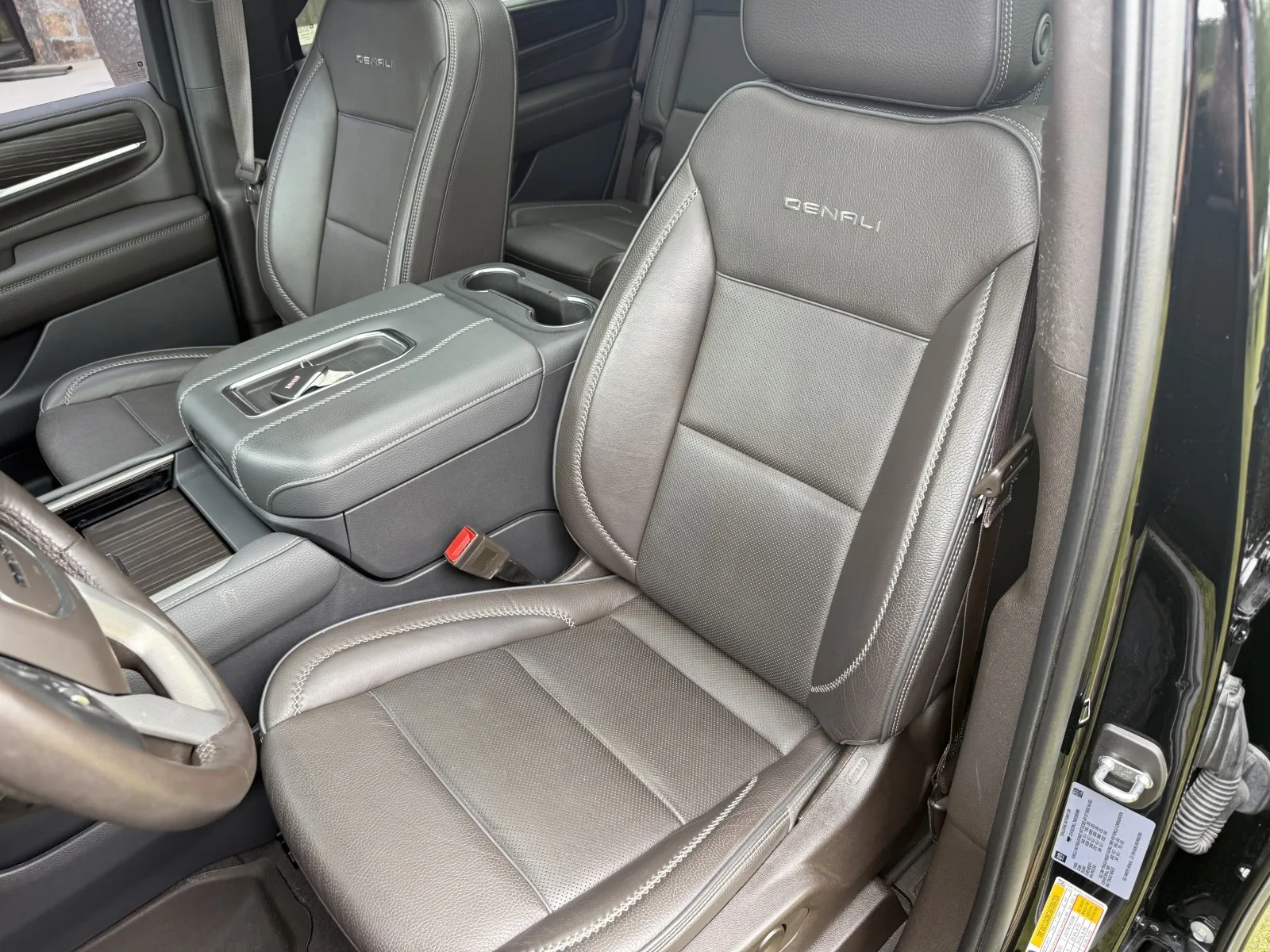 2022 GMC Yukon Denali - Photo 16