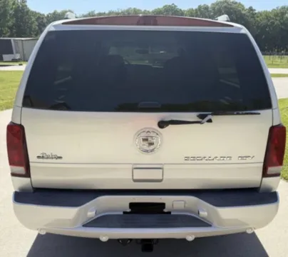 More photos of 2005 Cadillac Escalade ESV at Premier MotorCars LLC, AR