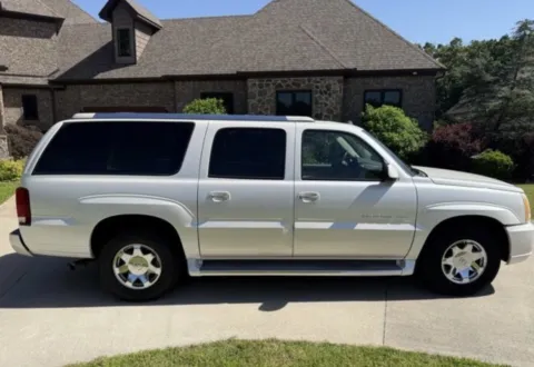 More photos of 2005 Cadillac Escalade ESV at Premier MotorCars LLC, AR