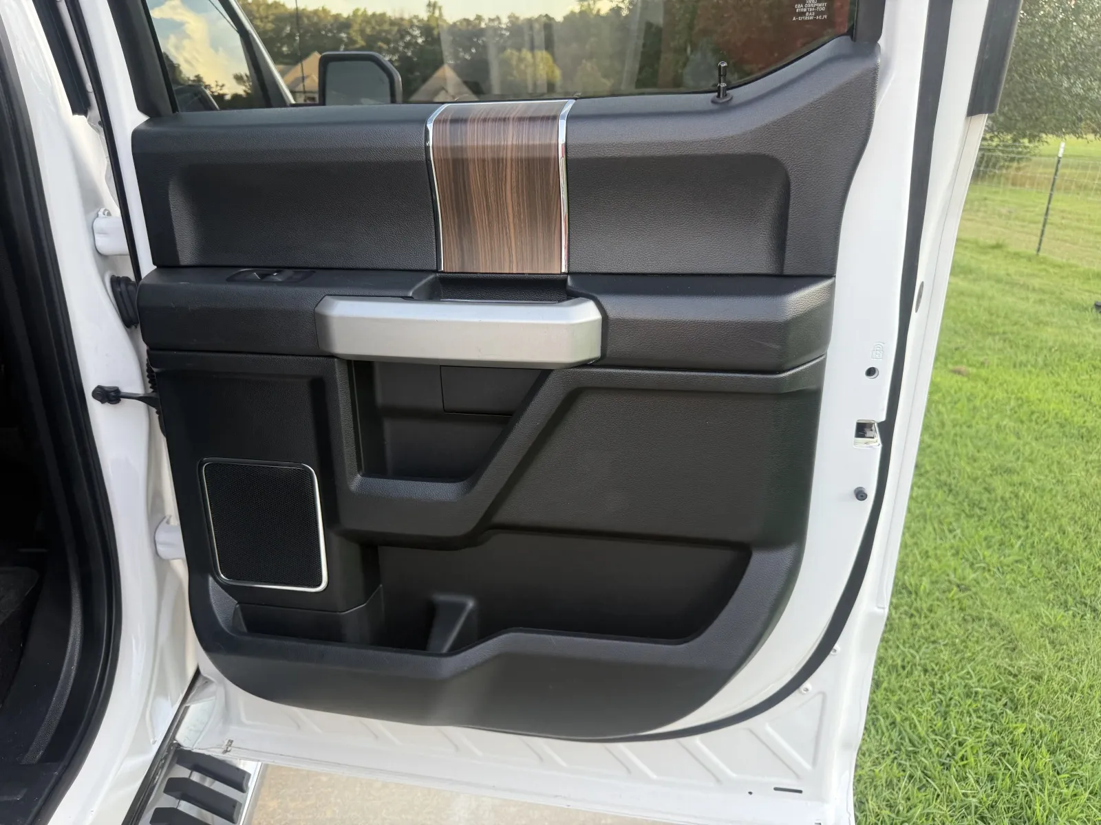 2016 Ford F-150 Lariat - Photo 14