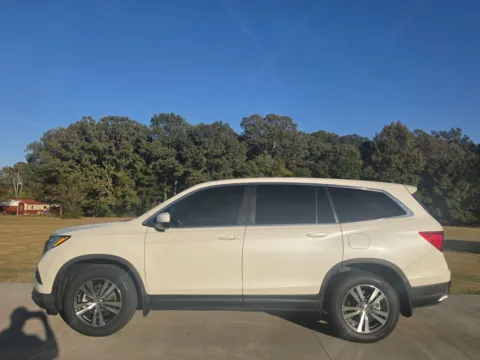 More photos of 2017 Honda Pilot EX-L at Premier MotorCars LLC, AR
