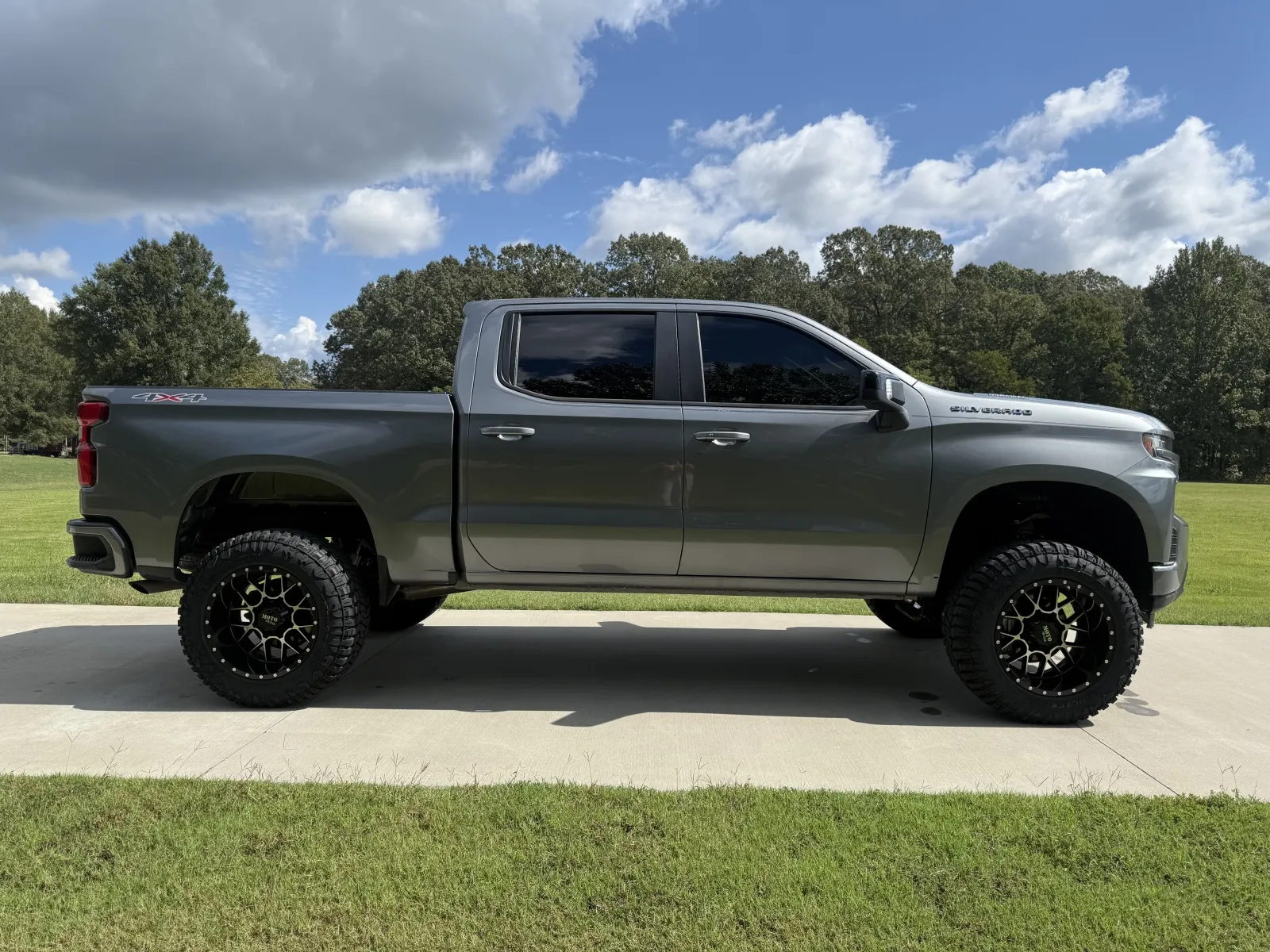2020 Chevrolet Silverado 1500 RST - Photo 6