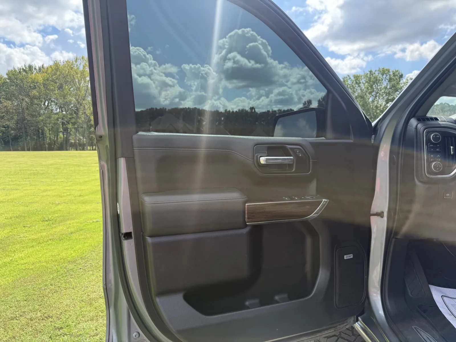 2020 Chevrolet Silverado 1500 RST - Photo 10