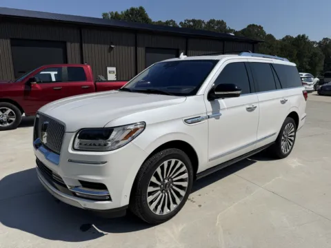 White 2019 Lincoln Navigator Reserve for sale in Austin, AR