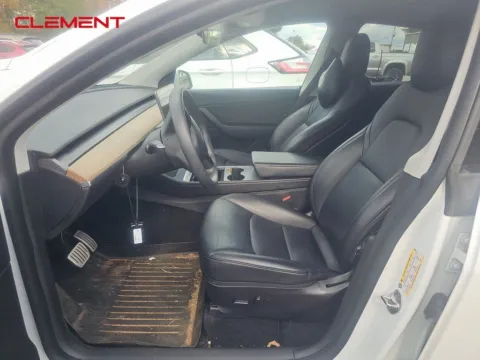 More photos of 2022 Tesla Model Y Performance at Clement Supercenter, MO