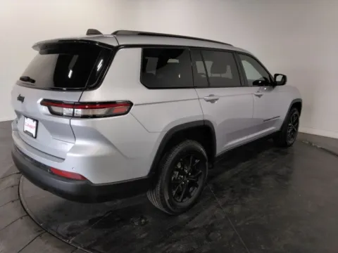 More photos of 2024 Jeep Grand Cherokee L Altitude at Clement Supercenter, MO