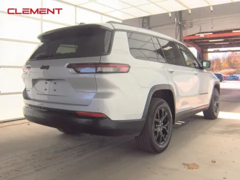 More photos of 2024 Jeep Grand Cherokee L Altitude at Clement Supercenter, MO