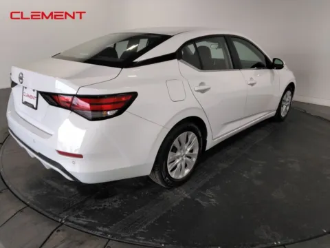 More photos of 2022 Nissan Sentra S at Clement Supercenter, MO
