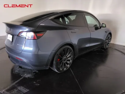 More photos of 2022 Tesla Model Y Performance at Clement Supercenter, MO