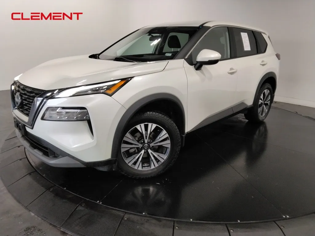 White 2023 Nissan Rogue SV for sale in St. Charles, MO