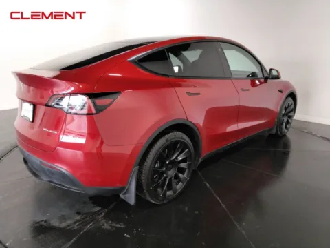 More photos of 2023 Tesla Model Y Long Range at Clement Supercenter, MO